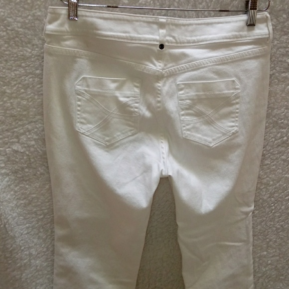 Tommy Bahama Island Cropped Denim - Picture 4 of 7